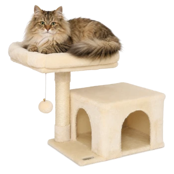 Cremefarbener Katzenbaum mit einer oberen Plattform, einem Kratzbaum und einem gemütlichen Versteck mit zwei Eingängen.