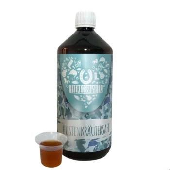 Eine Flasche "Hustenkräutersaft" für Haustiere, beschriftet mit "Tierliebhaber," mit einer kleinen Tasse Sirup daneben.