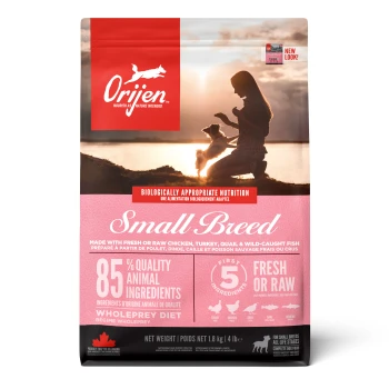 Small Breed 1.8 kg Orijen Small Breed Hundefutterbeutel mit pinkem Design, das "85% Qualitäts-Tierzutaten" und "Frisch oder Roh" angibt.