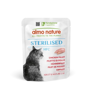 Almo Nature sterilisierte Katzenfutter-Tüte mit Hähnchenfilet, zeigt eine graue Katze und mehrsprachigen Text für erwachsene und ältere Katzen.