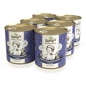 Dosen mit 'Betty's Landhausküche' Katzenfutter mit Huhn und Fasan, mit zusätzlichem Taurin, beschriftet 'Extra viel Fleisch.'