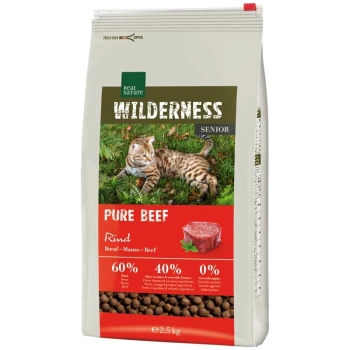 WILDERNESS Trockenfutter Katze, Senior, Pure Beef 2,5 kg Hunde-Futterbeutel mit der Aufschrift 'Wilderness Senior Pure Beef', der eine Bengal-Katze auf Gras zeigt, mit 60% Rindfleisch, 40% Früchten und Gemüse, 0% Getreide.