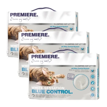 Drei Säcke Premiere Klumpstreu für Katzen, beschriftet mit "White Sensation Blue Control," mit einem verspielten Katzenbild und dem Text "Ich liebe meine Katze."