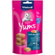 Emballage de friandises au saumon Vitakraft Cat Yums avec un fond rose, des images de saumon, et les textes "Sans sucre ajouté", "Sans céréales", et "Oméga 3".