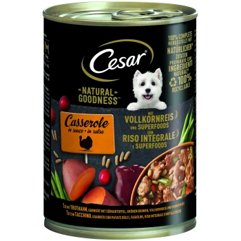 Cesar Natural Goodness hondenvoerblik met een ovenschotel met kalkoen, zoete aardappelen, groene bonen en volkorenrijst.