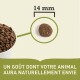 Image de nourriture pour animaux dans un bol, mettant en avant un seul croquette mesurant 14 mm, avec le texte : 'UN GOÛT DONT VOTRE ANIMAL AURA NATURELLEMENT ENVIE.'