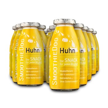 Flaschen mit "Smoothie Dog" Hähnchen-Snack für Hunde, mit leuchtend gelben Etiketten und Text in Deutsch, der natürliche Zutaten hervorhebt.