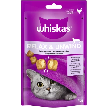 Snack Relax & Unwind mit Huhn 8x45 g Die Verpackung von Whiskas Relax & Unwind Katzenleckerlis zeigt eine graue Katze, die aus einer lila Decke schaut, mit goldenen Leckerlis und Text zu beruhigenden Vorteilen.