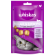 Die Verpackung von Whiskas Relax & Unwind Katzenleckerlis zeigt eine graue Katze, die aus einer lila Decke schaut, mit goldenen Leckerlis und Text zu beruhigenden Vorteilen.