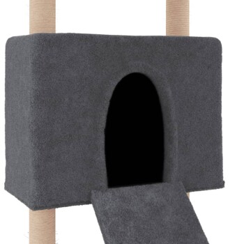 Grauer Katzenbaum mit einem gemütlichen Versteck-Eingang und einer Rampe, mit zwei Kratzpfosten, die mit Sisal umwickelt sind.