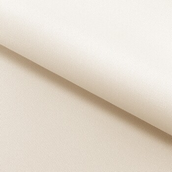 Eine Nahaufnahme eines gerollten beigen Stoffes mit einer strukturierten Oberfläche, geeignet für Haustierprodukte.