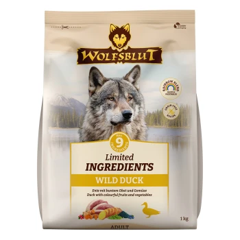 Wolfsblut Wild Duck Haustierfutterbeutel, mit einem Wolf-Logo, beschriftet 'Begrenzte Zutaten' mit 9 Zutaten, 1 kg Größe.