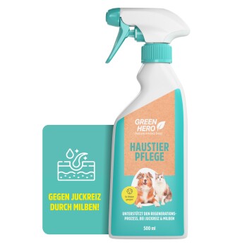 Weiße Sprühflasche mit der Aufschrift "GREEN HERO" und einem Bild von Hund und Katze, mit dem Text "Nature Knows Best" und "Haustierpflege."
