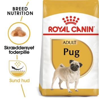 Sac de nourriture pour chiens Royal Canin Adult Pug avec une illustration de carlin, avec un texte mettant en avant la nutrition de la race et les avantages pour une peau saine.