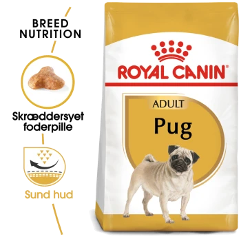 Sac de nourriture pour chiens Royal Canin Adult Pug avec une illustration de carlin, avec un texte mettant en avant la nutrition de la race et les avantages pour une peau saine.
