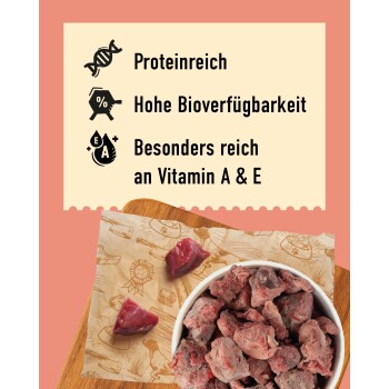 Sieben Säcke DIBO Rindfleisch-Hundefutter, jeweils mit 2000g, mit einer herzhaften und fettarmen Rindfleischmischung, mit Text auf Deutsch.