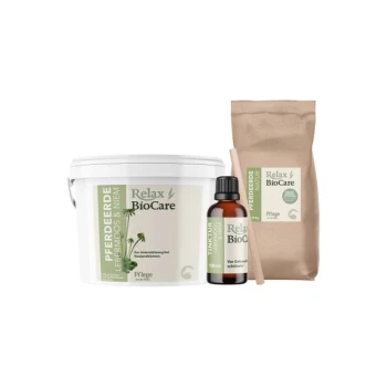 Relax BioCare Haustierpflegeprodukte, einschließlich eines weißen Eimers mit der Aufschrift "Pferdeerde", einer braunen Tüte und einer Tropfflasche.