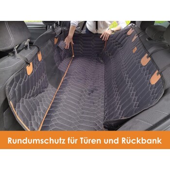 Schwarze gesteppte Autositzbezug für Haustiere, der Rückbank und Türen schützt, mit einer Person, die ihn anpasst, deutscher Text „Rundumschutz für Türen und Rückbank“.