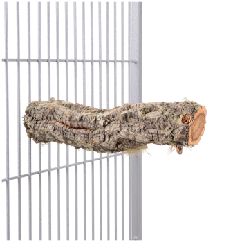 Natürlicher Holzstamm für Vögel, mit einer strukturierten Oberfläche und rauer Rinde, montiert an einem grauen Metallkäfig.
