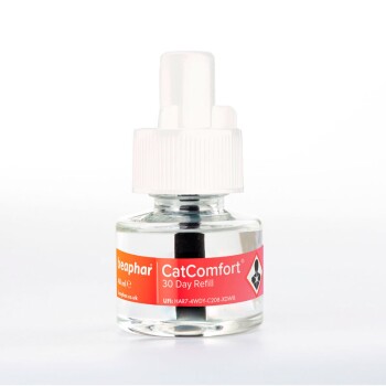 Recharge Beaphar CatComfort 30 jours, bouteille de 48 ml avec un capuchon blanc et une étiquette orange, conçue pour apaiser les chats.