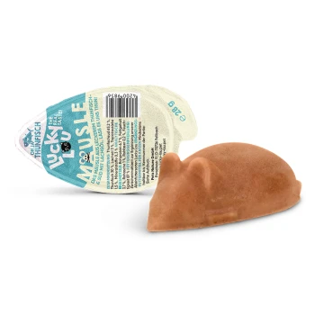 Braunes Plüschmäuse-Spielzeug mit blau-weißer Etikette 'Lucky Lou' und Barcode.