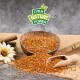 Eine Holzschale mit goldbraunen Samen auf Jute, mit verschütteten Samen, einem Schaufel und einer Blume. Das Logo "LYRA NATURE POWER" ist sichtbar.