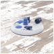 Interaktives Hundepuzzle-Spielzeug mit verschiedenen blauen Teilen auf einer weißen Basis, beschriftet mit "DOG Activity", entworfen für die geistige Stimulation von Haustieren.
