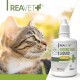 Nahaufnahme einer getigerten Katze neben einer 50ml Flasche REAVET Husten Saft Hustensaft für Katzen, hergestellt in Deutschland.