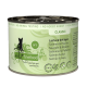 Eine Dose Katzenfutter mit dem Etikett "Catz Finefood Classic" mit Lachs und Geflügel, mit einem grünen Design und einer Silhouette einer Katze.