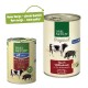 Dosen-Haustierfutter von Real Nature, mit einem neuen Designetikett, mit einer Dose und einer kleineren Dose, beide beschriftet 'Erwachsene' und 'Rind & Wildschwein.'