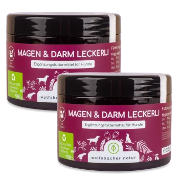 Zwei Gläser 'Magen & Darm Leckerli' Hundesupplemente, auf Deutsch beschriftet, mit einem lila Design und Recycling-Symbolen sowie Haustierillustrationen.
