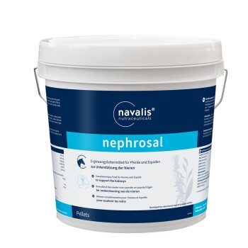 Ein weißer Eimer mit der Aufschrift 'nephrosal' von Navalis Nutraceuticals, entworfen als Ergänzungsfutter für Pferde und Equiden zur Unterstützung der Nierengesundheit.
