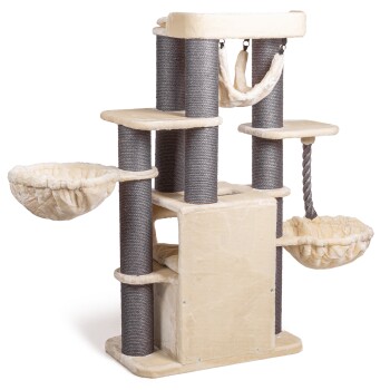 Katzenbaum mit mehreren Ebenen, weichen Stoffoberflächen, einer hängenden Hängematte und sisalumwickelten Kratzpfosten.