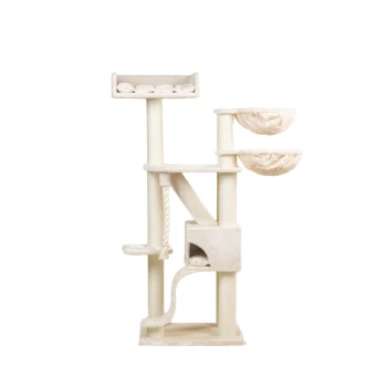 Ein hoher, beiger Katzenbaum mit mehreren Ebenen, der eine obere Plattform, zwei hängende Schalen und einen Kratzbaum bietet.