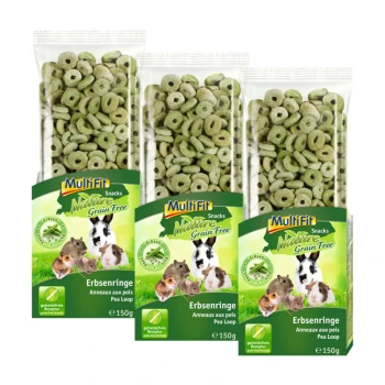 Trzy opakowania przekąsek Multifit Nature Grain Free Pea Loop dla małych zwierząt, z zielonymi okrągłymi smakołykami i wizerunkami świnek morskich i królików.