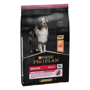Volwassene Middelmatige Gevoelige Huid 7 kg Purina Pro Plan Medium Adult hondenvoer zak met 'Gevoelige Huid' en 'Hoog Eiwit' labels, met een hond en zalm als hoofdingrediënt.