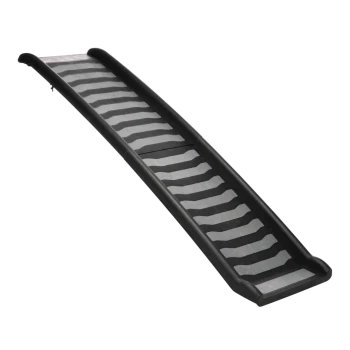 Eine schwarze Haustierrampe mit einer strukturierten Oberfläche für Traktion, entworfen, um Haustieren den einfachen Zugang zu höheren Oberflächen zu ermöglichen.