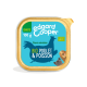Emballage de nourriture pour animaux Edgard Cooper avec un fond bleu, silhouette de poulet, et texte "BIO POULET & POISSON" avec des illustrations d'animaux.