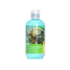Flasche mit Haustiershampoo für kurzhaarige Hunde, die einen Golden Retriever mit Wassertropfen im Gesicht zeigt, beschriftet in mehreren Sprachen.