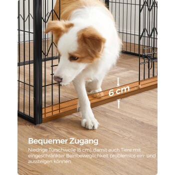 Ein brauner und weißer Hund geht durch ein 6 cm großes Haustiergitter mit der Aufschrift "Bequemer Zugang", das den einfachen Zugang für Haustiere mit eingeschränkter Mobilität hervorhebt.