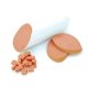In Scheiben geschnittene Tiernahrungsrolle mit einem glatten, rosafarbenen Inneren, begleitet von kleinen, gewürfelten Stücken des gleichen Produkts auf einem weißen Hintergrund.