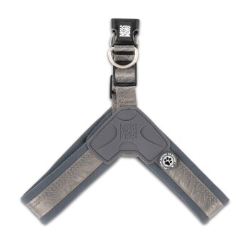 Graues und beiges Max & Molly Urban Pets Hundegeschirr mit Metallring und Pfotenknopf auf weißem Hintergrund.