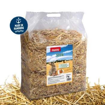 Ein 2 kg Sack PANTO-Stroh für kleine Haustiere, mit einem Kaninchen und einem Meerschweinchen auf dem Etikett, mit dem Logo "Made in Hamburg."