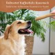 Golden Retriever schaut eifrig auf eine Hand, die einen Kaffeeholz-Kauspielzeug hält, mit dem Text "Robuster Kaffeeholz Kausnack" darüber.