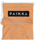 Orange-beige gestreiftes Haustier-Accessoire mit schwarzem Aufnäher „PAIKKA“ und kleinem orangefarbenem Etikett mit Sonnen-Symbol.