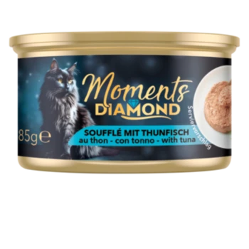 Katze-Futterdose mit einem Bild einer schwarzen Katze, beschriftet mit 'Moments Diamond', mit 'Soufflé mit Thunfisch' und Serviervorschlag.