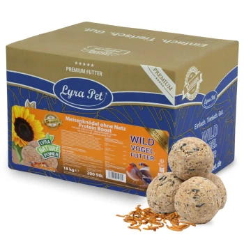 Eine Box mit Lyra Pet Wildvogel-Futter, die 200 netzfreie Fettbällchen enthält, mit der Aufschrift "Meisenknödel ohne Netz Protein Boost" und Bildern von Sonnenblumen und Vögeln.