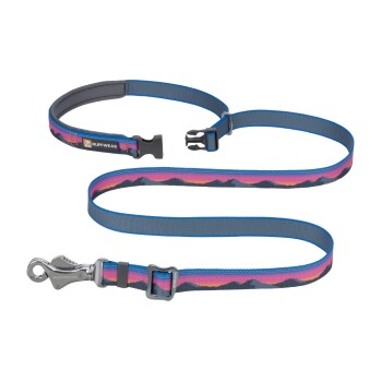 Eine bunte Hundeleine von Ruffwear mit einem Bergsonnenuntergang-Design in den Farben Pink, Lila und Grau, mit einem stabilen Clip.