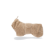 Ein weicher, beiger Haustiermantel mit hohem Kragen und verstellbarem Riemen, entworfen für Wärme und Komfort.