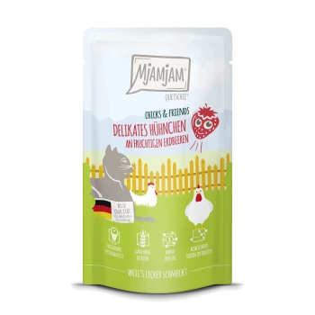 Mjamjam Haustierfutterbeutel mit "Chicks & Friends" Huhn mit Erdbeeren, illustriert mit einem Hund und Hühnern, und aufgeführten Hauptvorteilen.